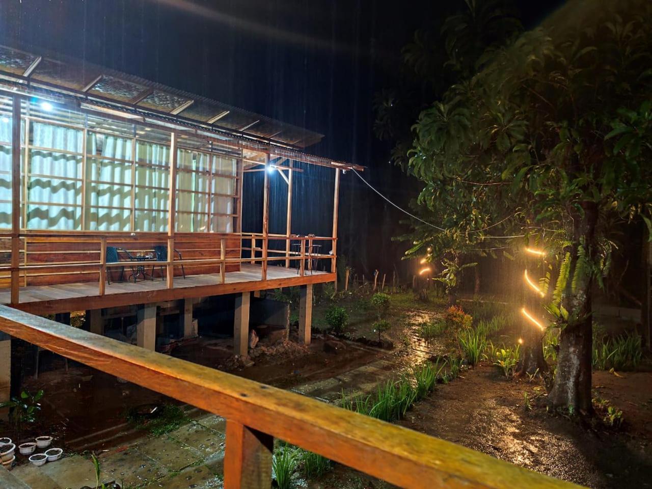 Bua Guesthouse Tangkahan Exterior photo